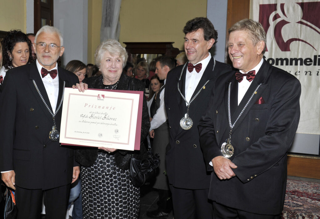 prof. dr. Venčeslava Šikovec z Ivanom Peršoljo, Borisom Gašparinom in Davorinom Škarabotom