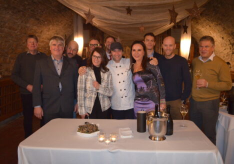 Chef Tomaž Kavčič z vinarji in predstavniki hiš